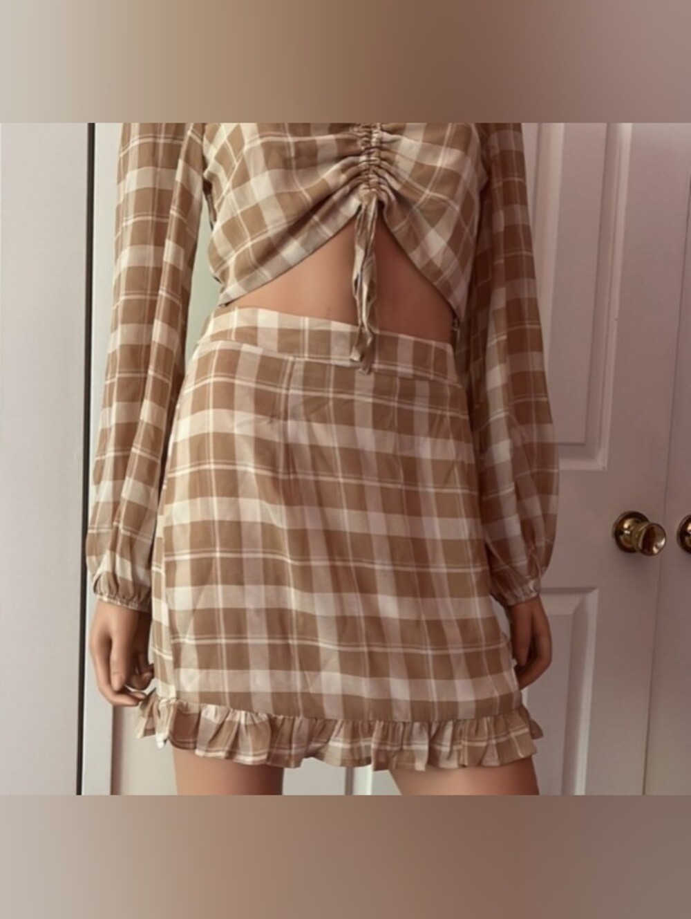 Like New! FN 2 PC Plaid Ruched Front Ruffle Hem Set - Picture 9 of 12